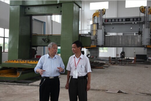 余永富院士在我公司参观指导