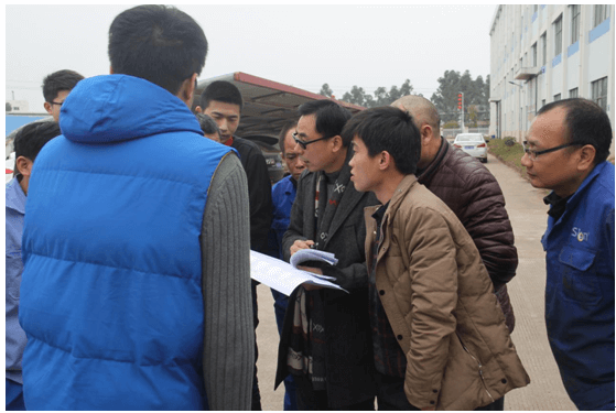 齐心协力，奋力拼搏